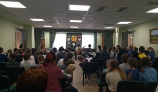 Мы видим в вас героев славных